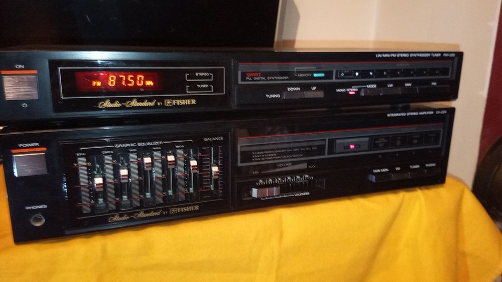 Amplificador Fisher com radio