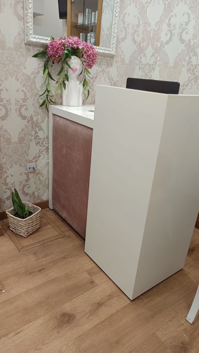Balcão de Receção para Gabinete de Estética / Salão