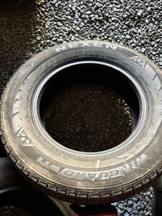 Шини 235/65 R16C Nexen зима 2022/24 рік 6,5/6,8 мм