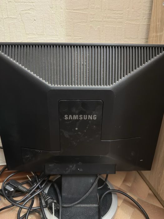 Монітор б/в 19" Samsung SyncMaster 940N (TN / 1280x1024 / 5:4 / VGA)