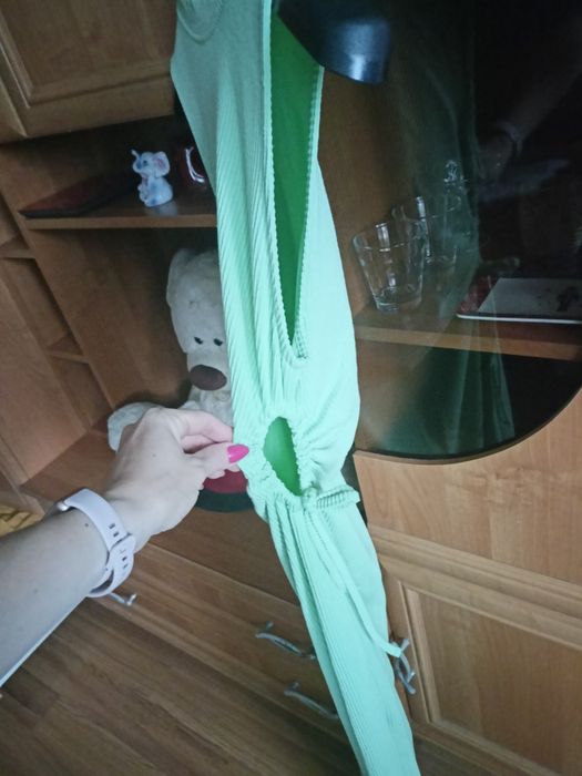 Sukienka długa z wycięciami