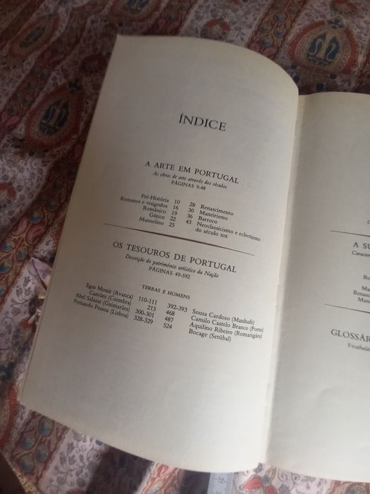 Livro Tesouros Artísticos de Portugal muito estimado