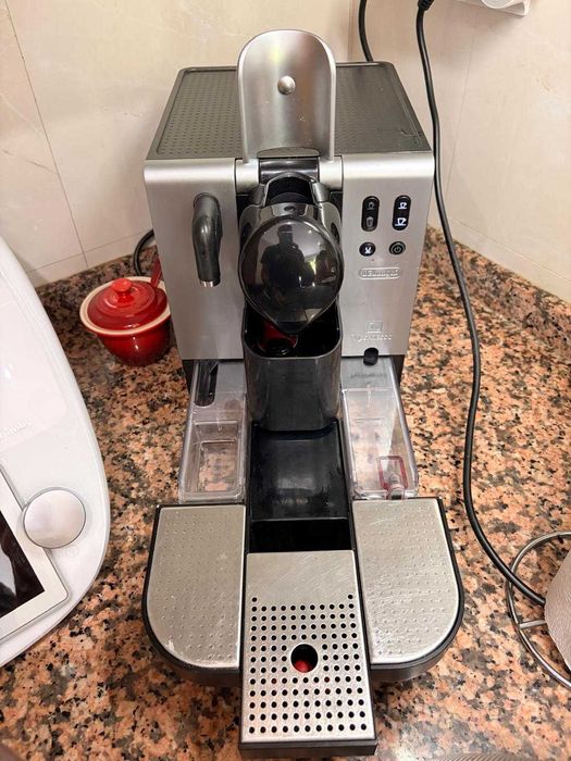Nespresso DeLonghi Lattissima EN660