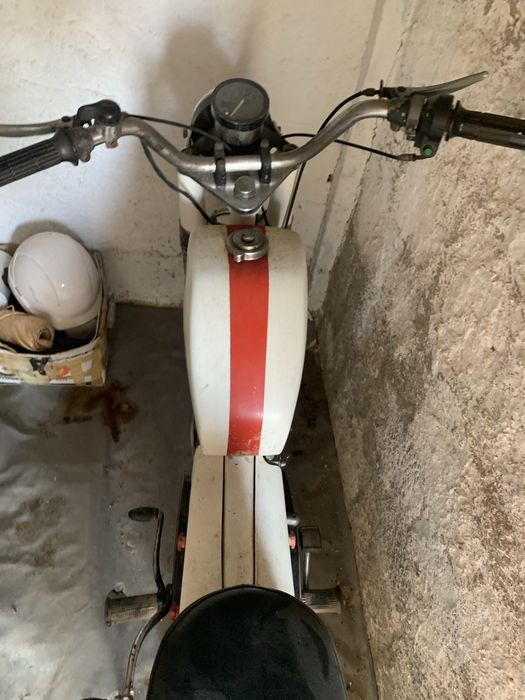 Moto famele com motor de zundapp