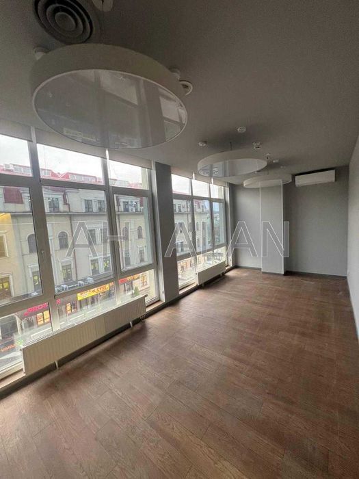 Оренда  офісу на вулиці Спаській. Поділ