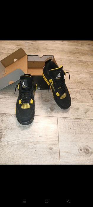 Jordan 4 yellow thunder