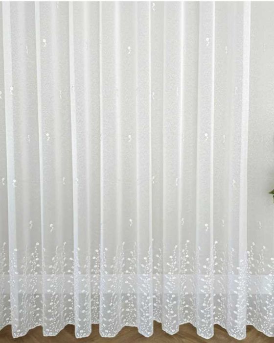Haftowana biała firana na taśmie na wysokość 265 cm, markizeta, nowa