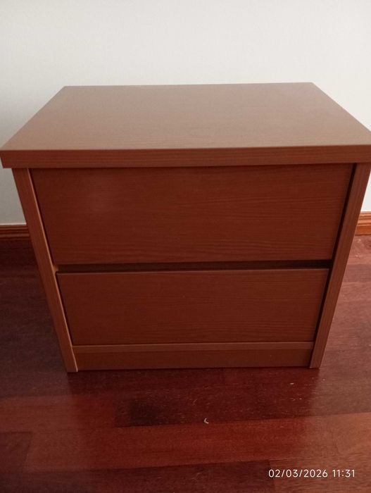 Vendo cama, estrado e mesa cabeceira
