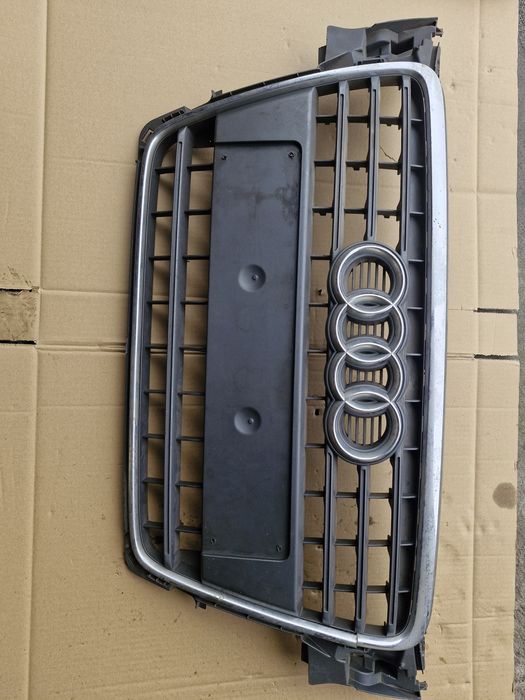 Gril atrapa zderzaka audi a4 b8