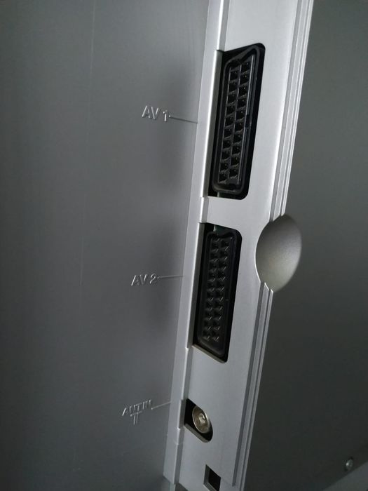 Телевізор Phocys 30 дюймів.