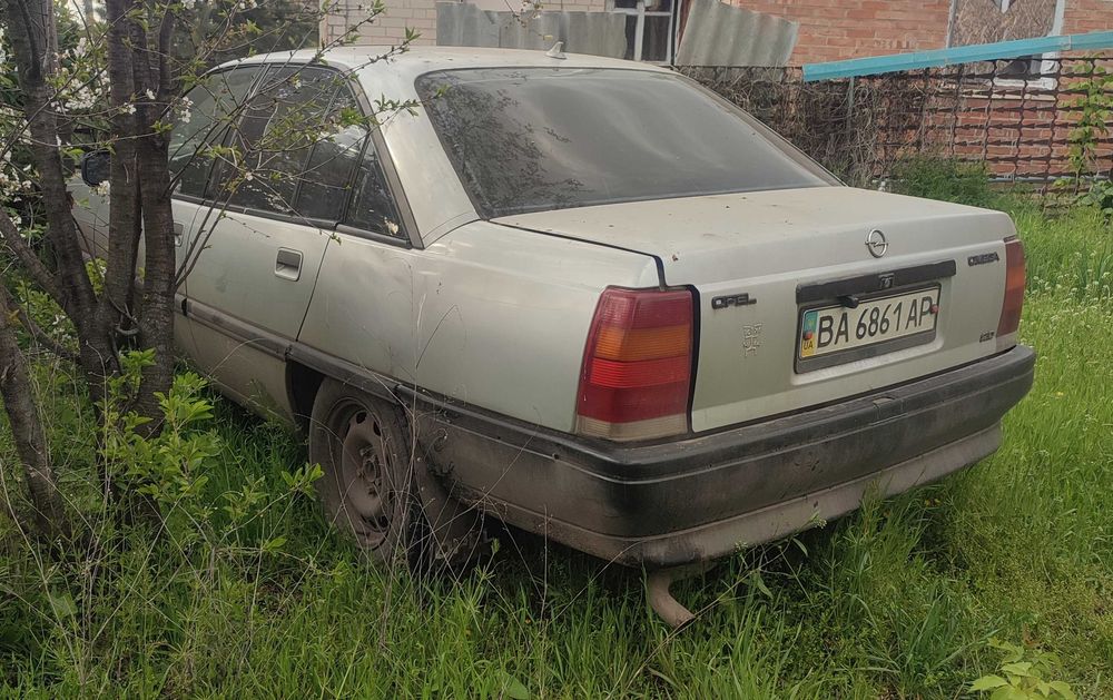 Автомобіль Опель омега а