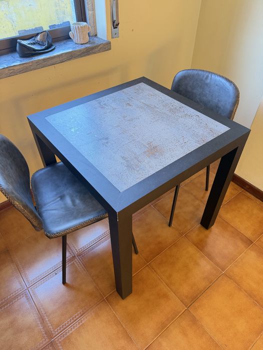 Conjunto mesa cerâmica e cadeiras