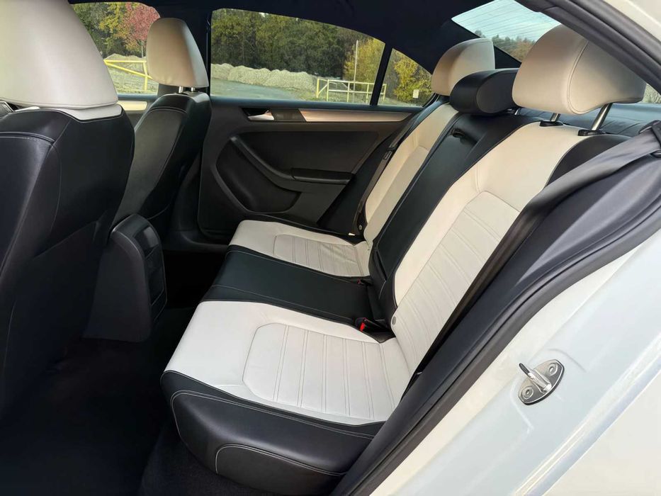 Volkswagen Jetta      2016