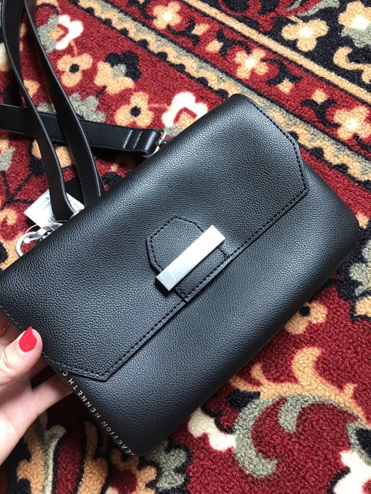 Kenneth Cole чорна сумка через плече або напоясна