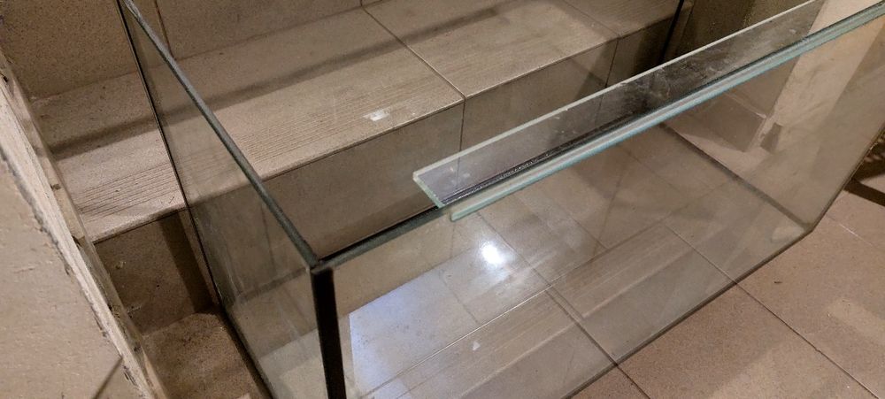 Sprzedam akwarium około 60 ltr.