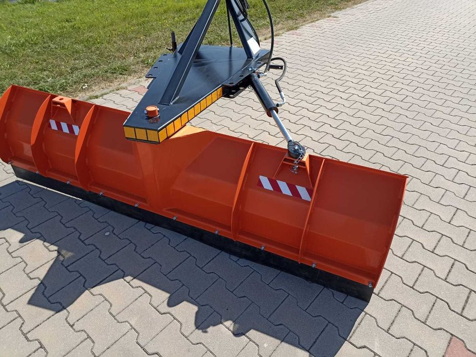 Do śniegu pług obrotowy 360° mocowany na TUZ ciągnika