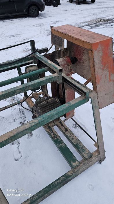 Верстат деревообробний, торцовочний, 1200мм для палетної дошки