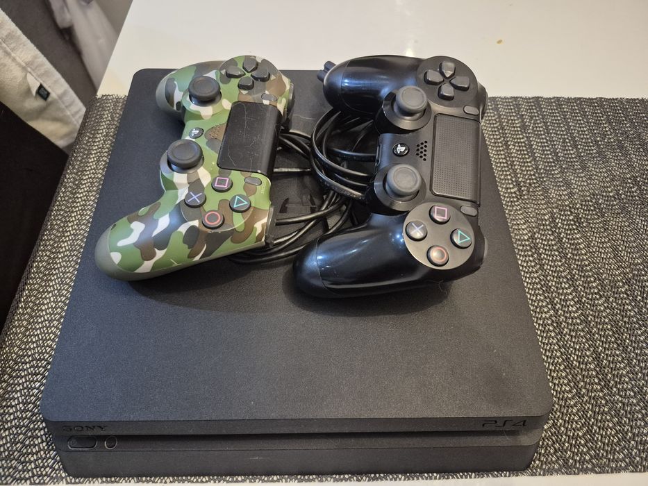 Ps4 Slim 1TB +2 pady