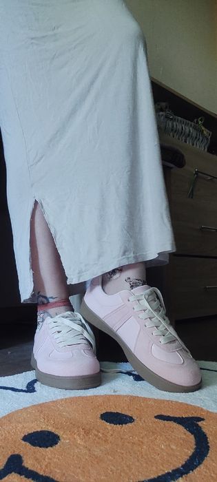 Кросівки  рожеві стильні