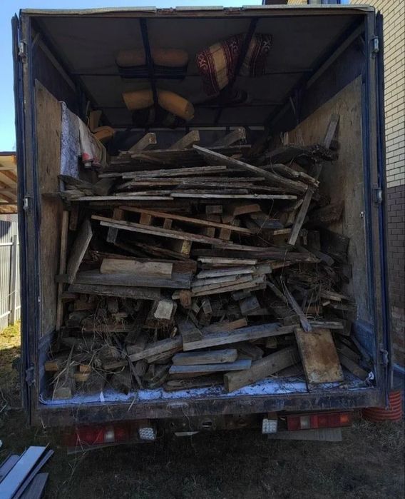 Вывоз мусора газель , вывоз мусора по Харькову , мусорный контейнер