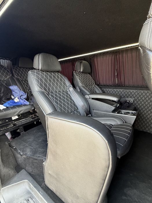 Vw transporter 2008  передітий в 22 рік оригінал 1.9