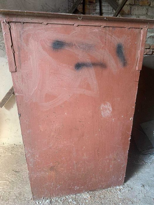 Металевий контейнер для сміття