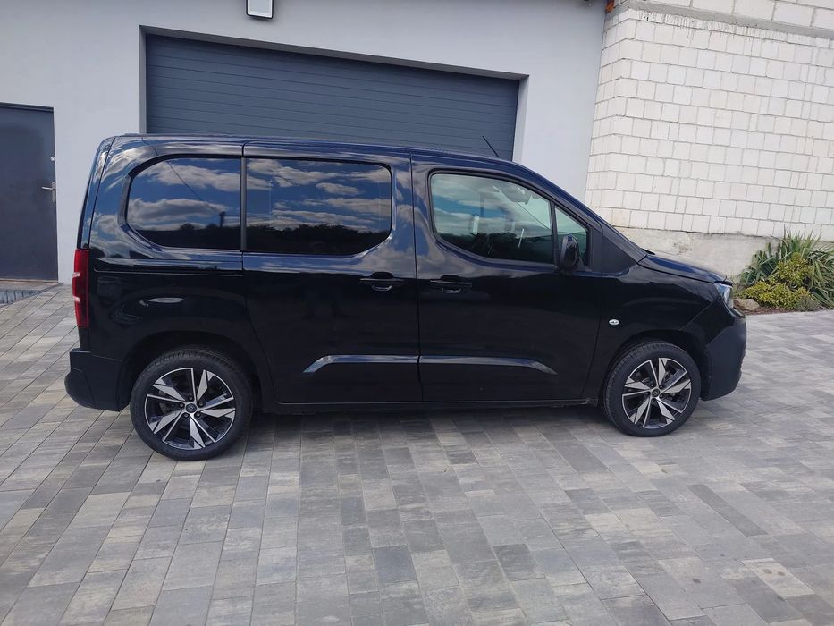 Peugeot Partner 2023 L2 S&S Pro EAT8 VAT-1 Faktura VAT 23%