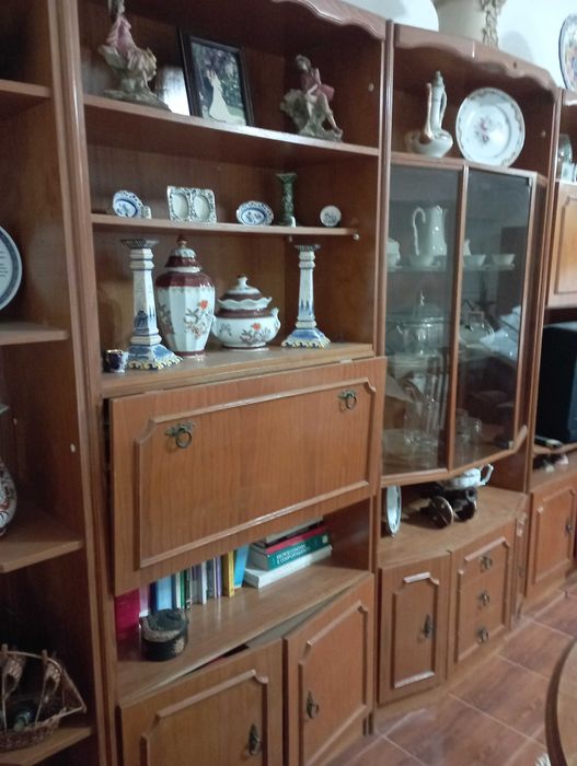 Vende-se Mobiliário de Sala em Madeira Maciça de Pinho