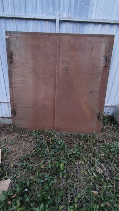 Продам ставни 1800гр за пару