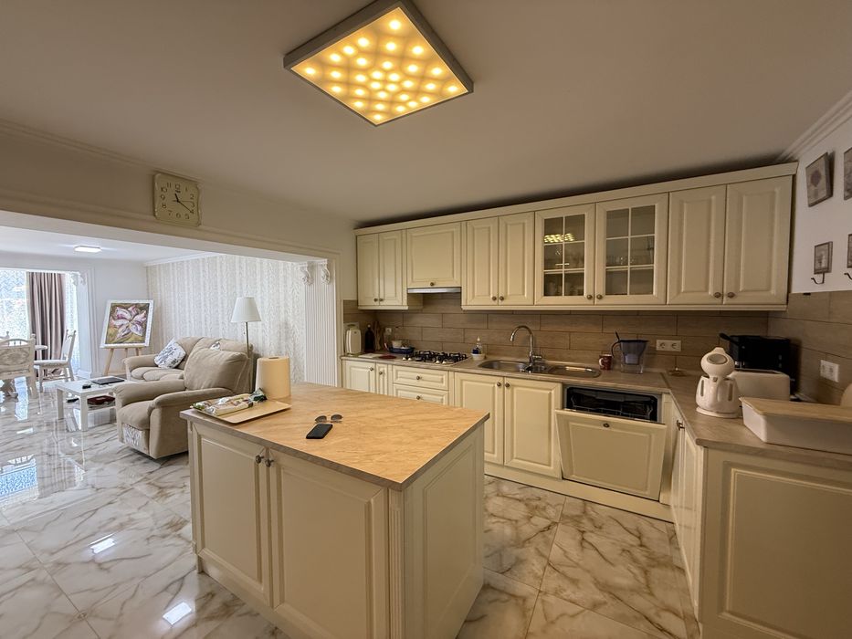 Терміново таунхаус навпроти парку Шевченка