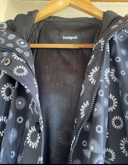 Capa impermeável Desigual