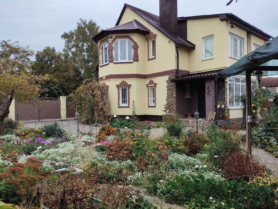 Будинок в центрі м. Полтава. Елітна нерухомість.