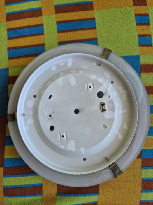 Lampa używana mleczna retro  złotawe dodatki