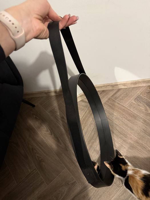 Lustro wiszące na pasku czarne loft