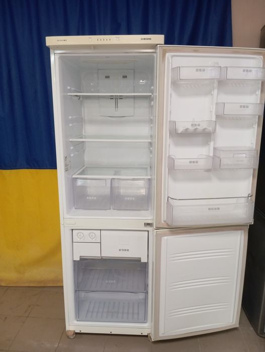 Холодильник Samsung no frost RL3688SW