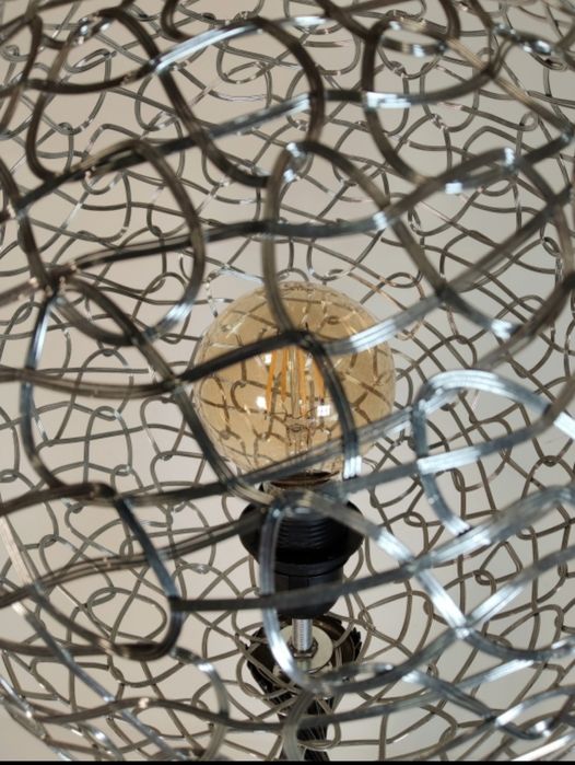 Candeeiro de pé moderno