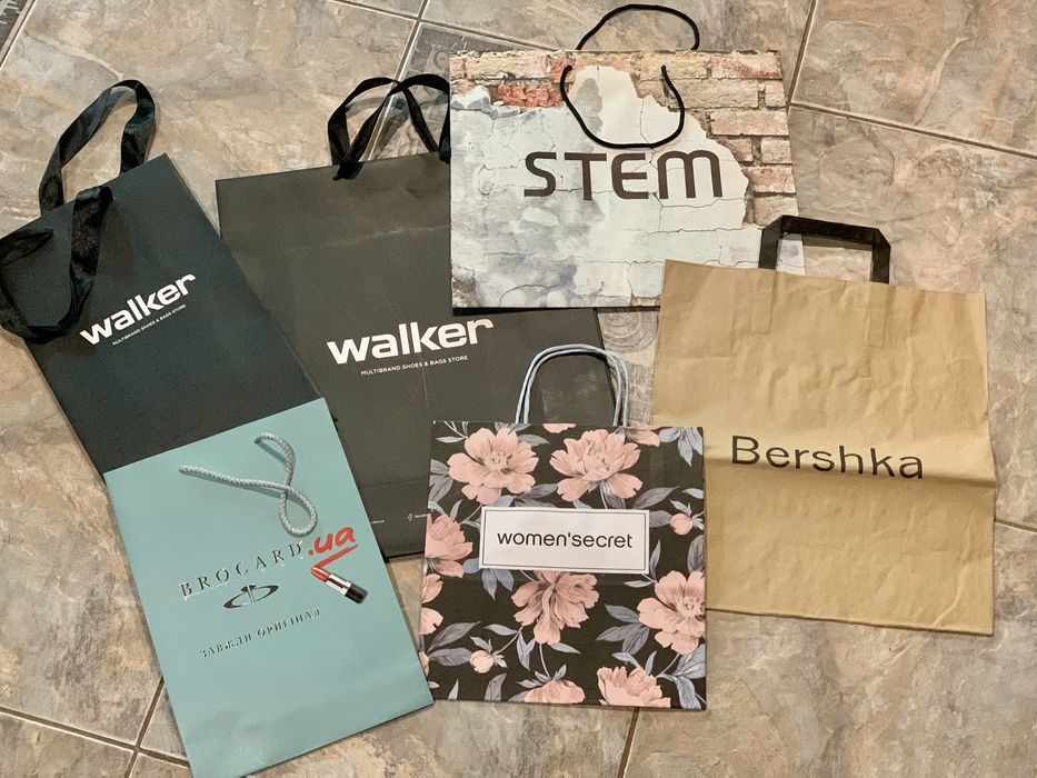 Пакеты и коробки Diesel, Pandora, пакеты разных брендов