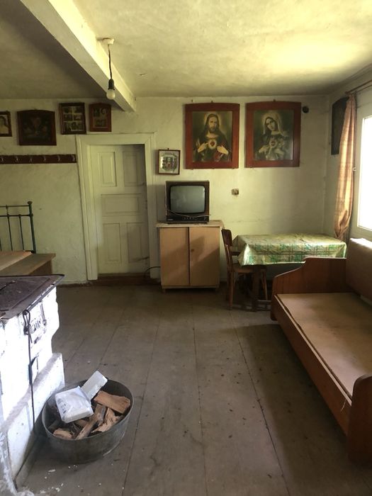 Продається земальна ділянка в горах.