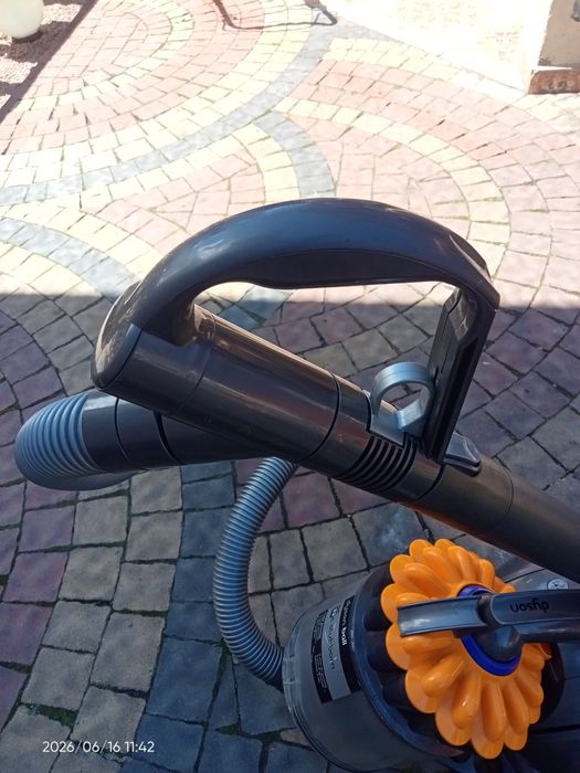Пилосос DYSON dc33