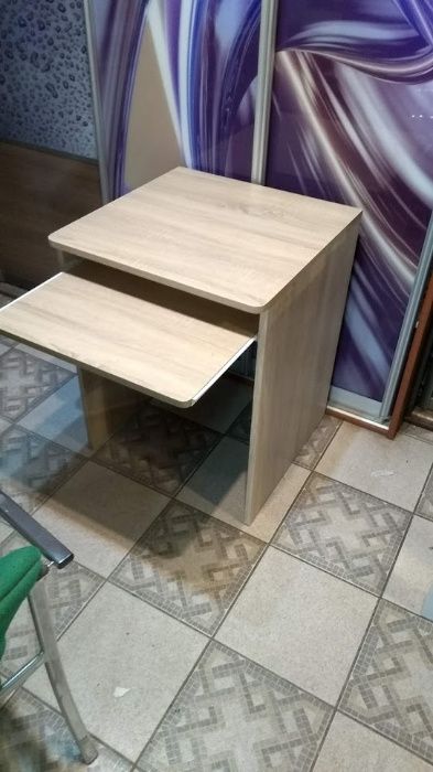 Biurko 60x60 dąb sonoma z klawiaturą zaokrąglone narożniki