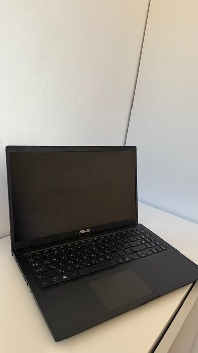 Ноутбук ASUS VivoBook X515EA — у чудовому стані!