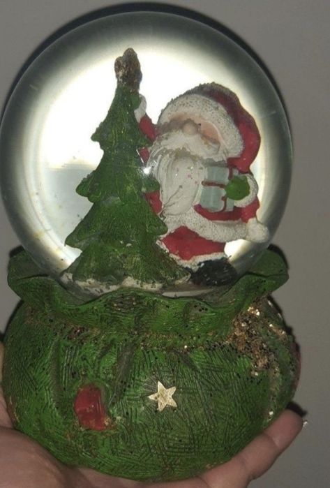 Kula śnieżna Świety Mikołaj w kuli