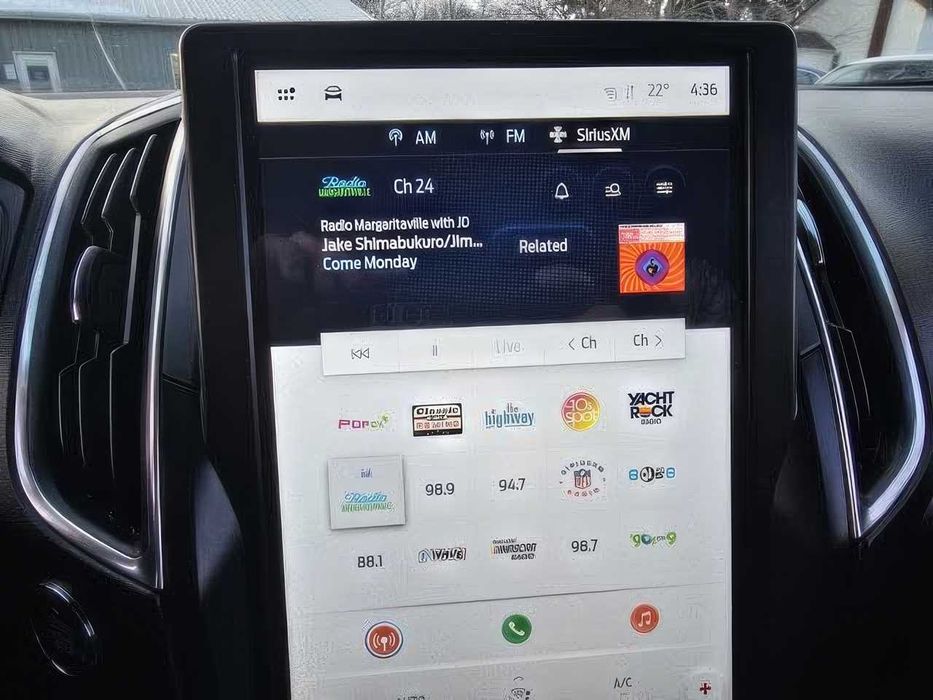 Ford Edge Titanium      2024