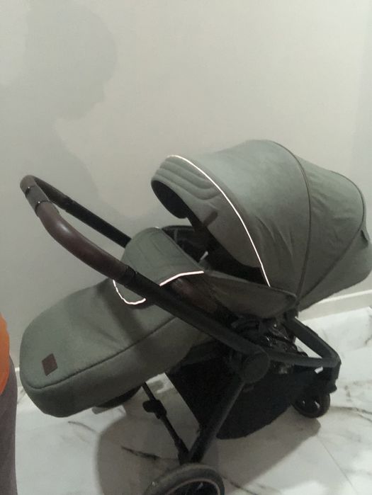Продам коляску Carrello Epica 2в1