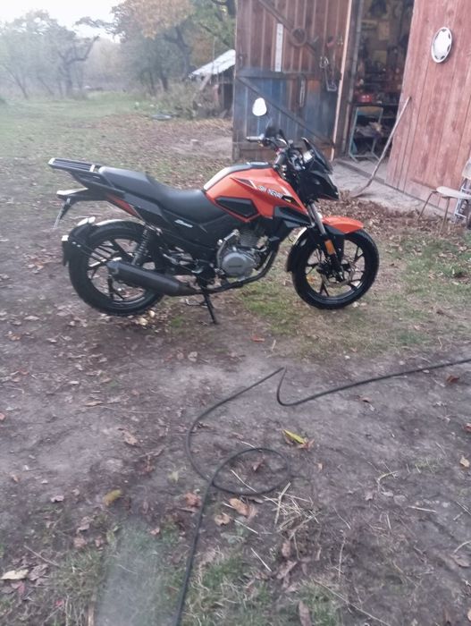Продам мотоцикл  шинарей дс 200
