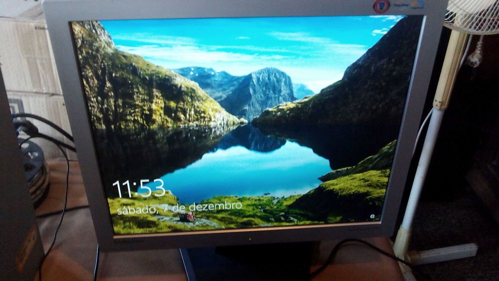 HP Computer with AMD Dual-Core 64 Vx2423436461560965122