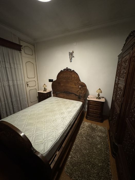 Quarto de madeira completo