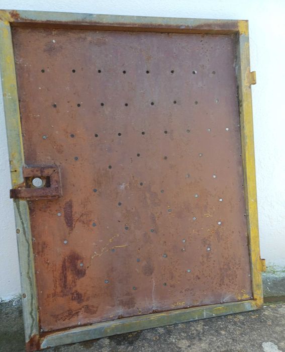 Porta Ferro Galvanizado