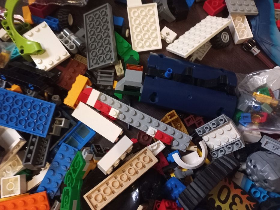 Конструктор лего Данія 3 кг, деталі, машинки lego