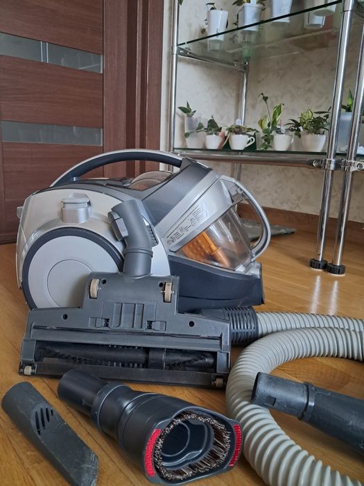 Продам пилисос  LG